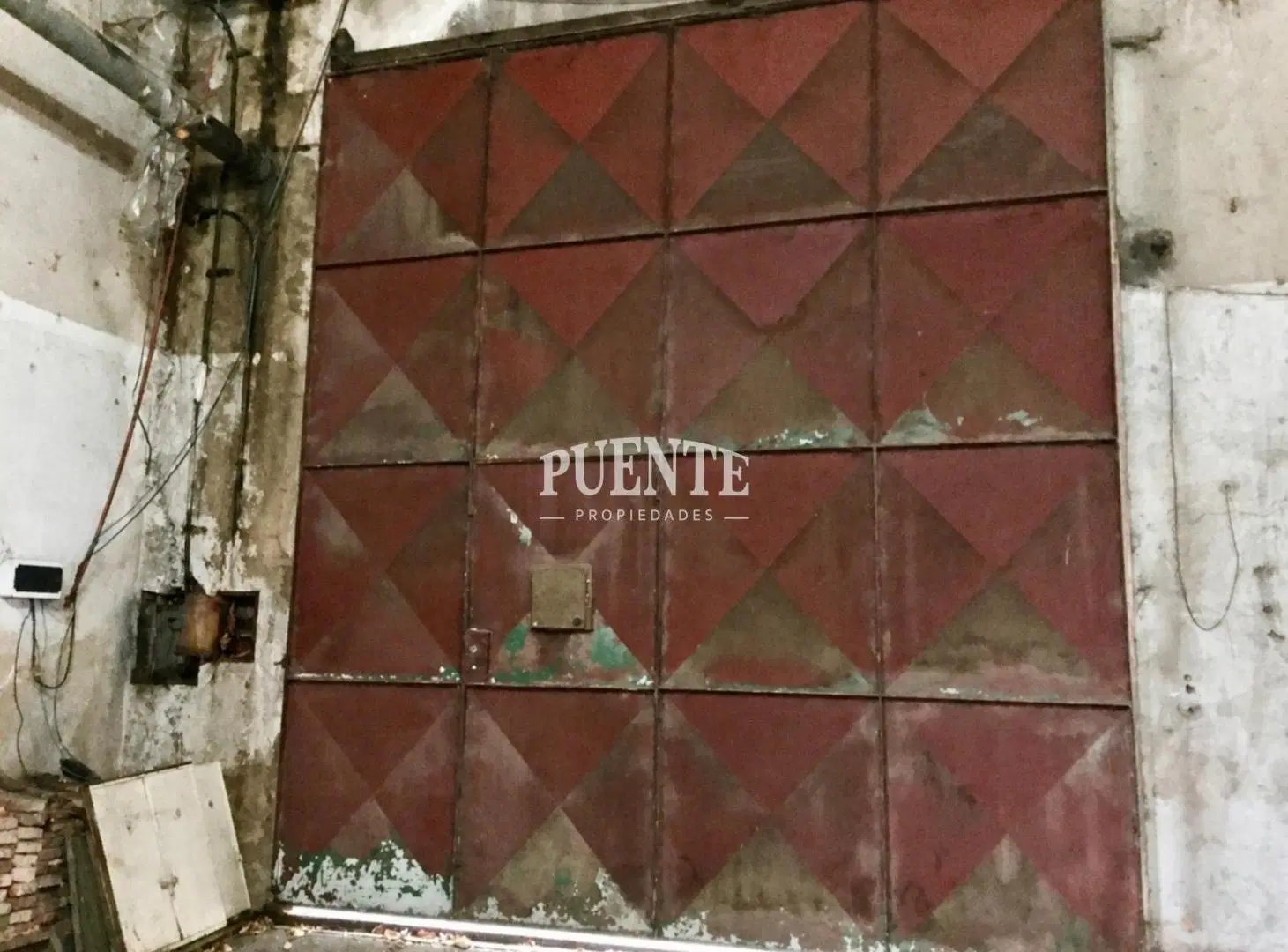 Depósito con salida a 2 calles en Luis Guillón, Esteban Echeverría, Zona Sur del GBA 3