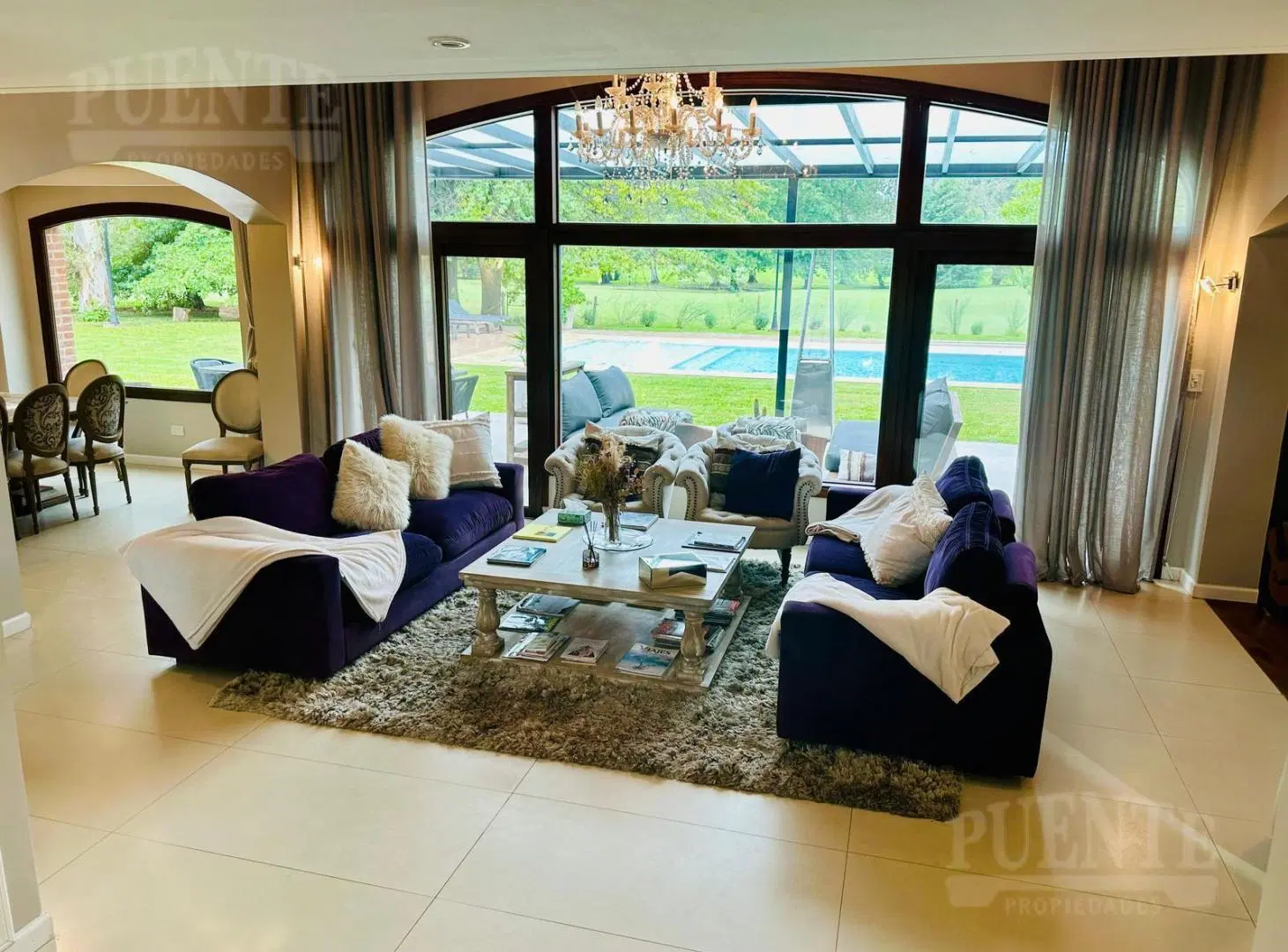 Importante casa en venta sobre doble lote en Saint Thomas - Canning 3