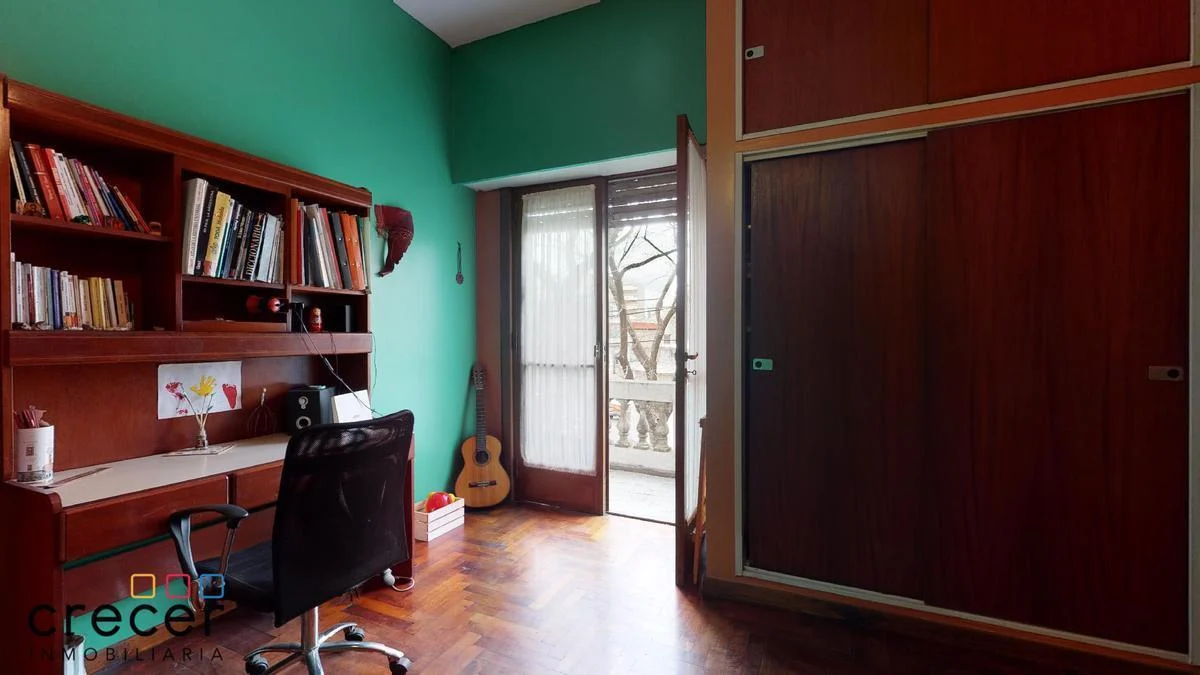 Venta PH de 4 Ambientes con Patio y Balcon Corrido 2
