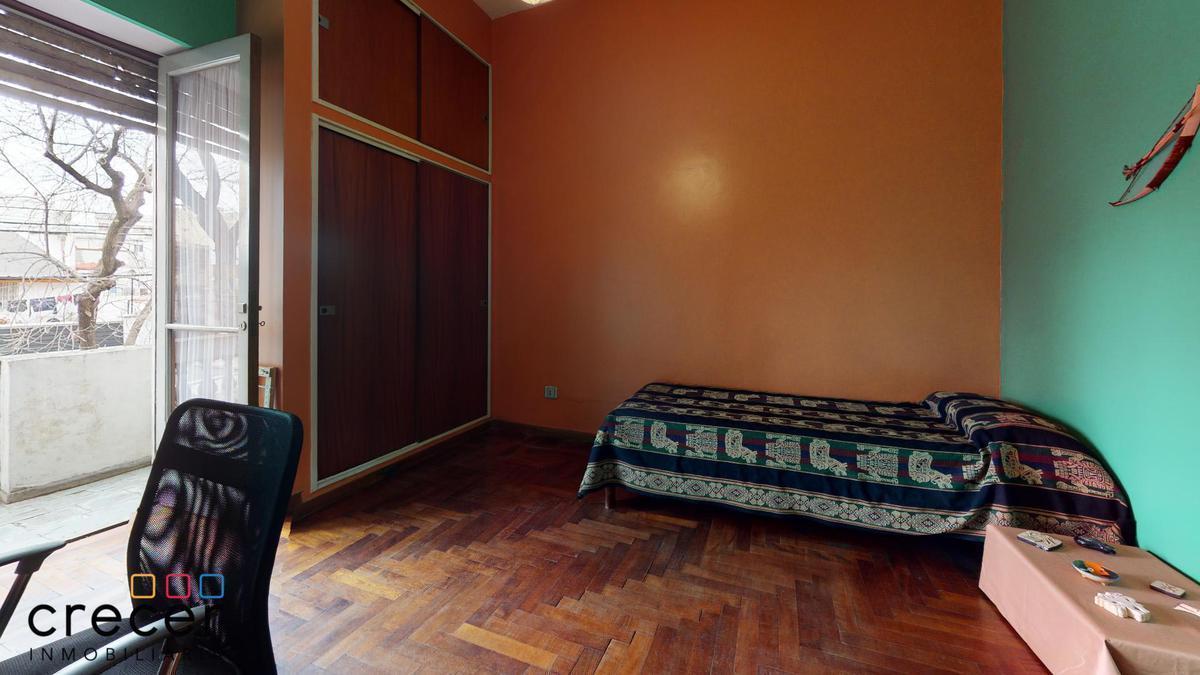 Venta PH de 4 Ambientes con Patio y Balcon Corrido 1
