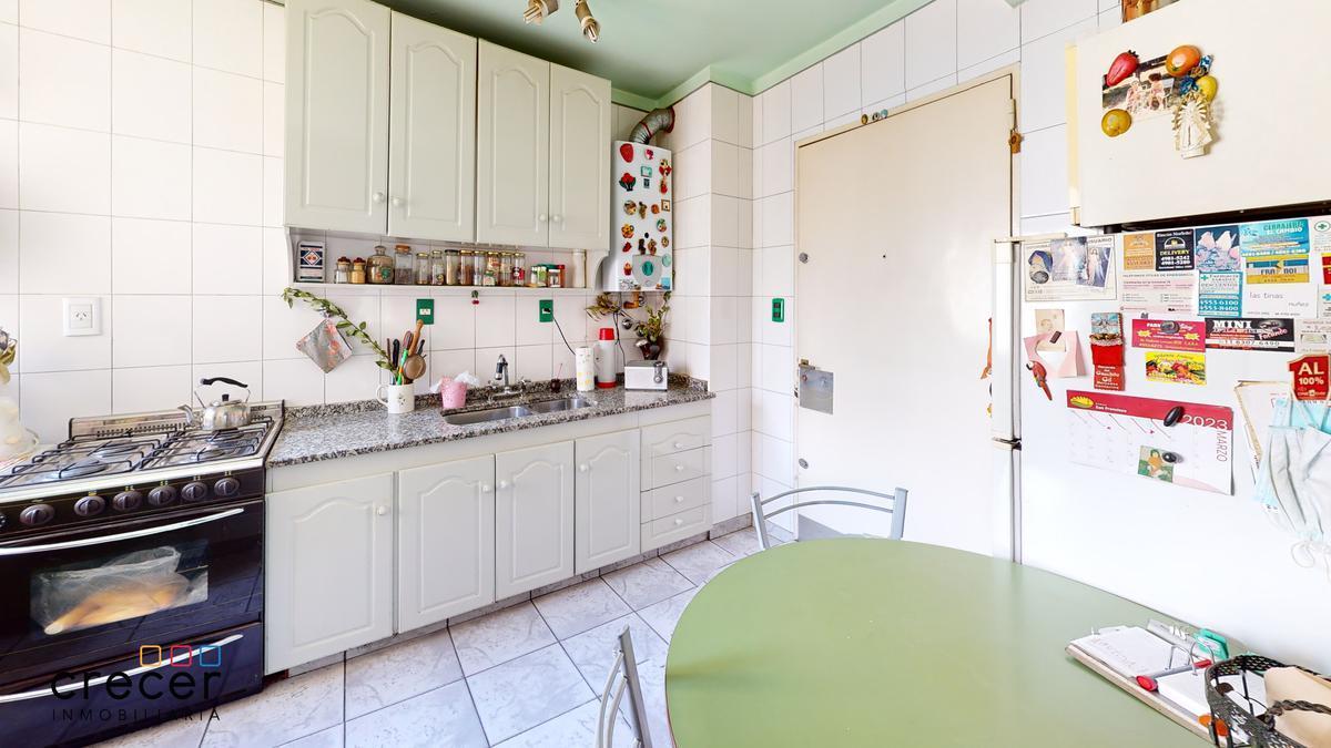 Venta de Departamento de 4 Amb. 3