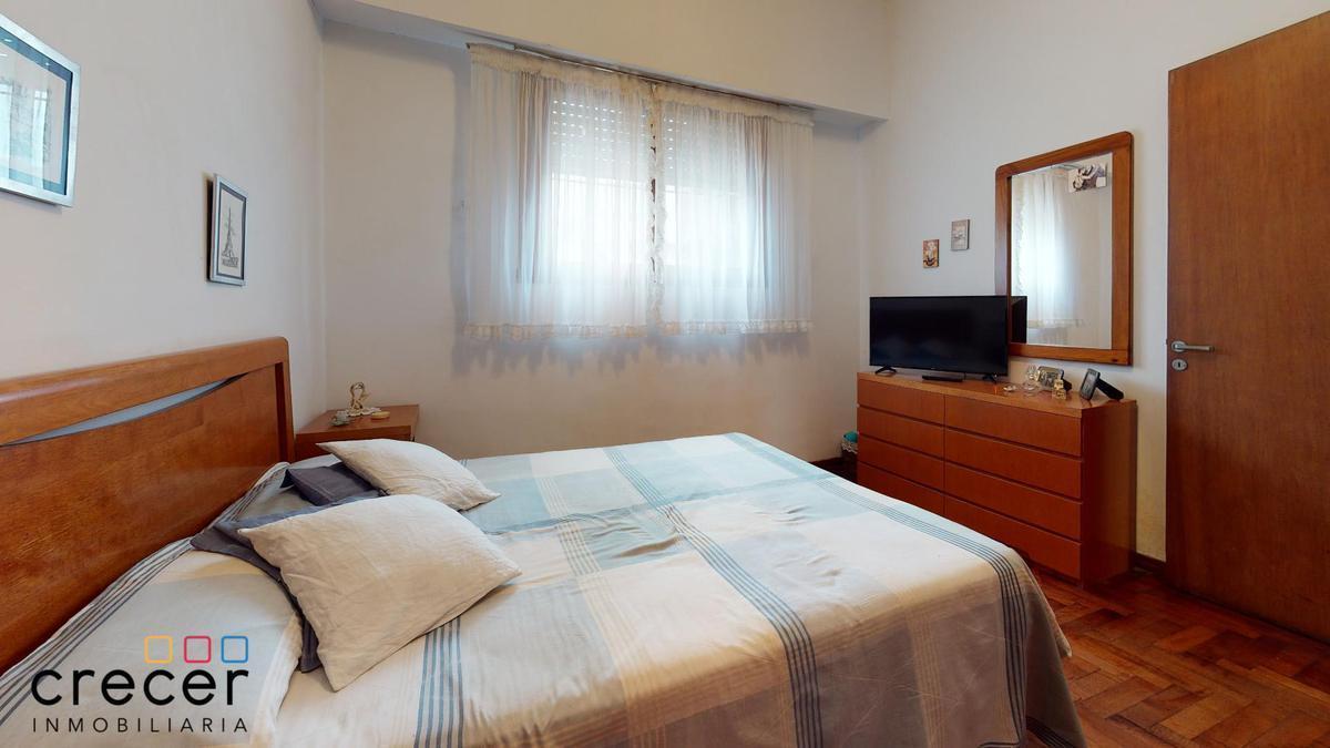 Venta PH de 4 Ambientes con Patio y Balcon Corrido 2
