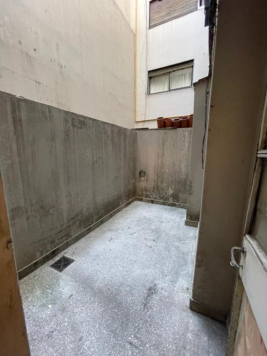 Venta Local a La Calle en Chacarita - Charlone Casa Av F. Lacroze 3