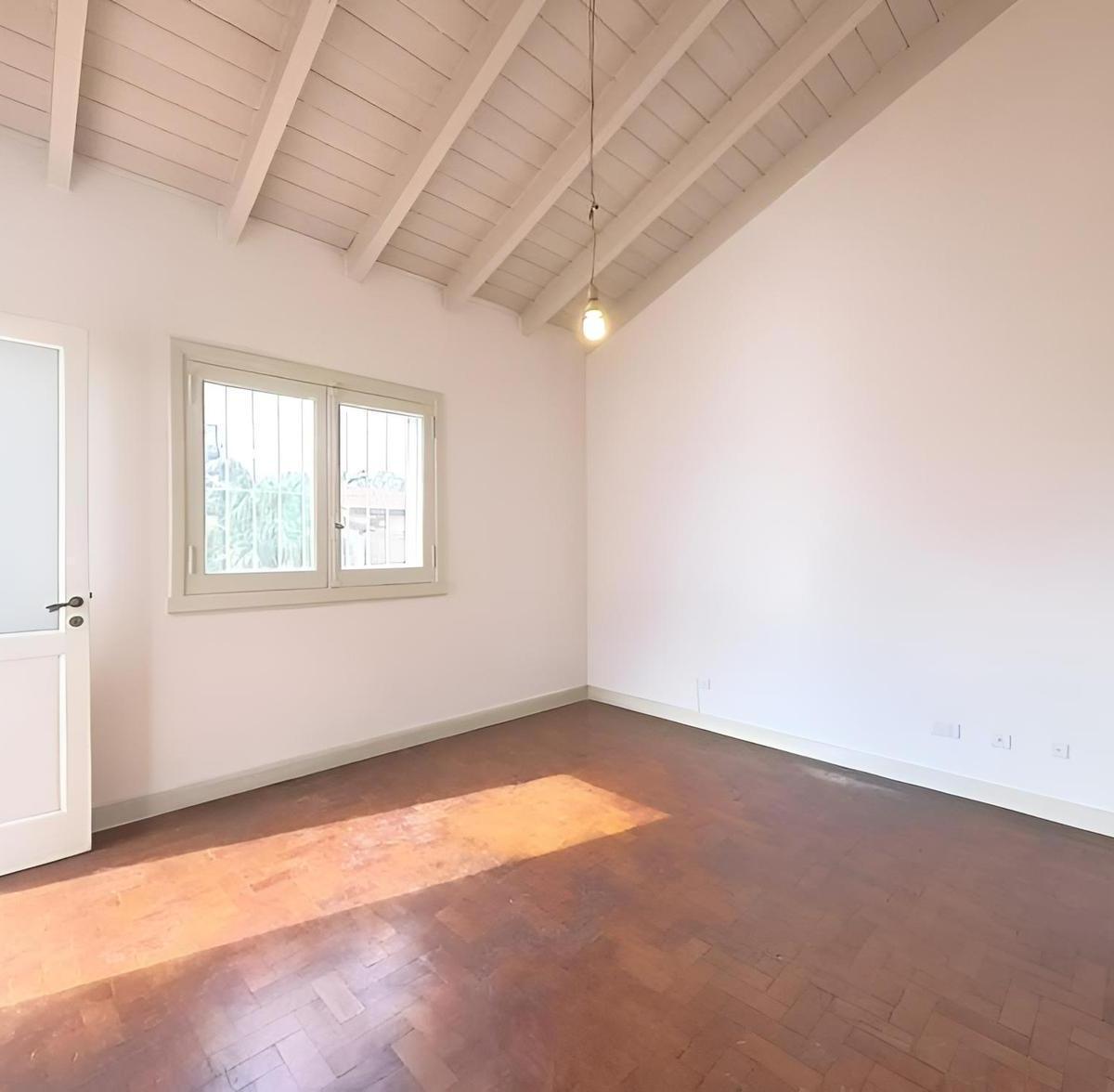 Casa en Venta de 3 Dorm. - Garage - Jardin - en Barrio Parque Cornelio Saavedra 3