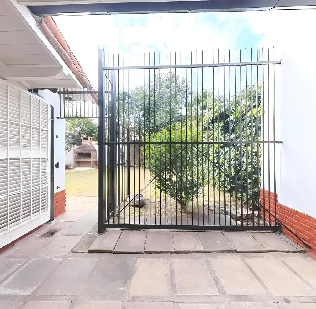 Casa en Venta de 3 Dorm. - Garage - Jardin - en Barrio Parque Cornelio Saavedra 4