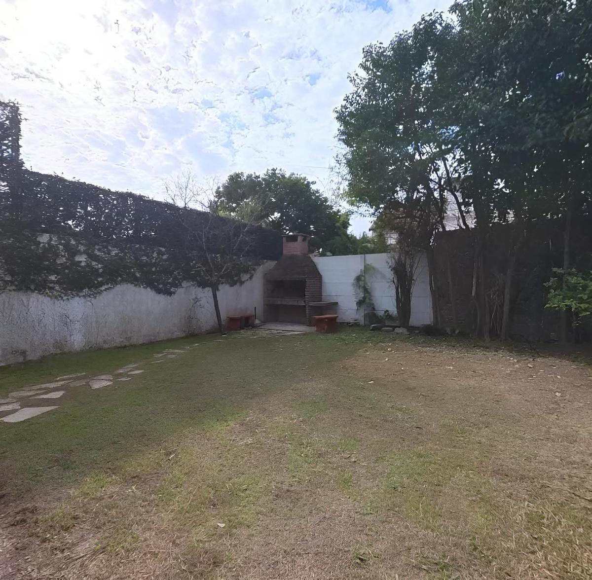 Casa en Venta de 3 Dorm. - Garage - Jardin - en Barrio Parque Cornelio Saavedra 1