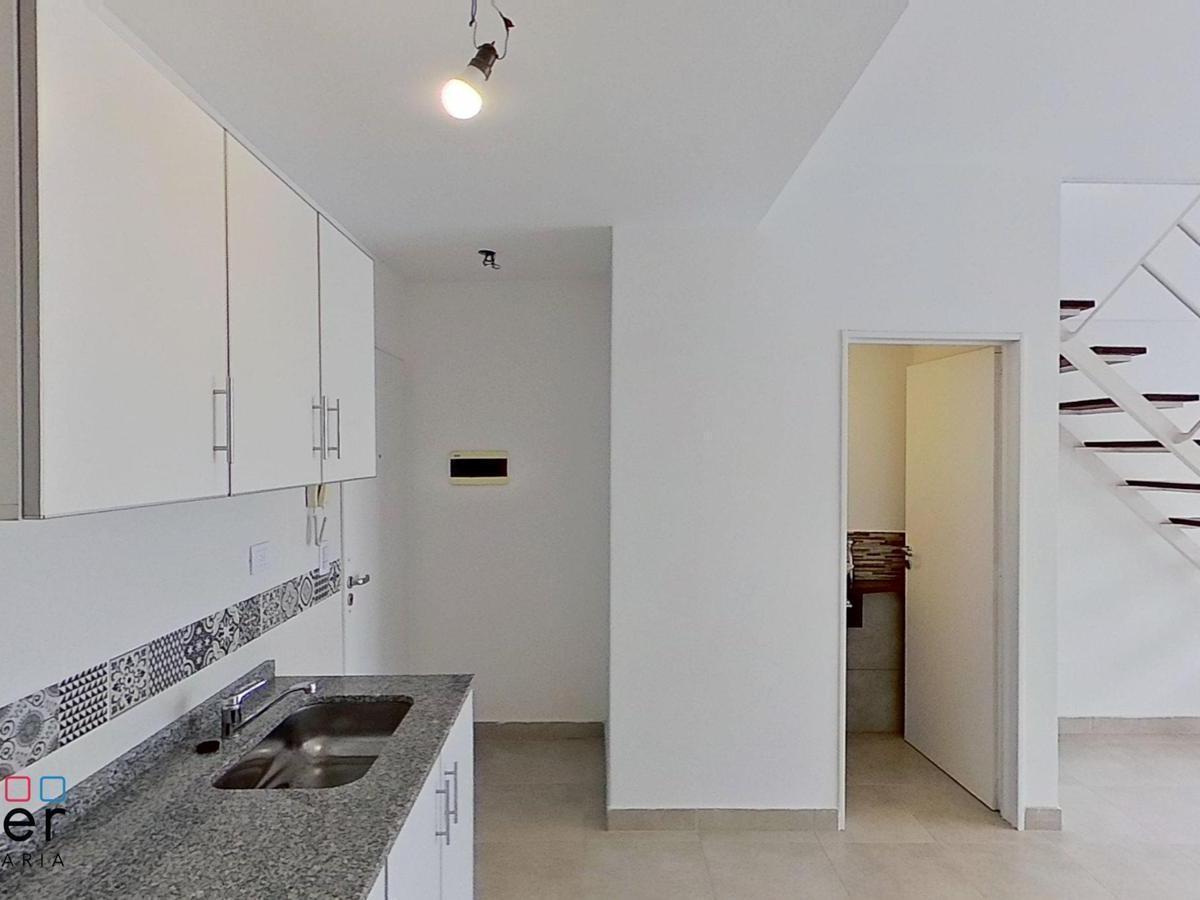 Departamento Tipo PH en Duplex con Terraza Propia de 2 Amb en Coghlan 4