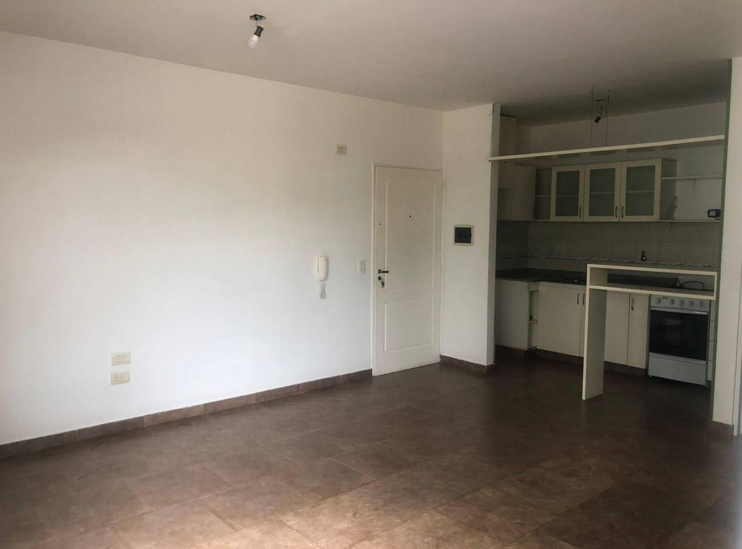 VENTA de departamento 2 Ambientes con Lavadero Vestidor Muy luminoso Baja Expensa.