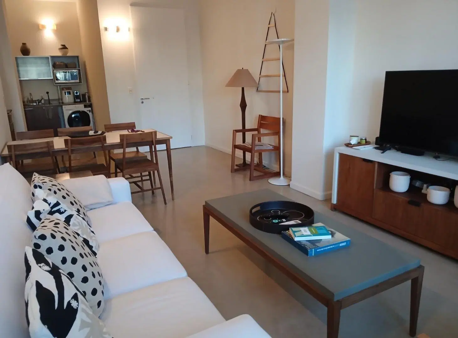 Departamento en alquiler Complejo Tronador 2 ambientes y medio. Cochera cubierta. 2