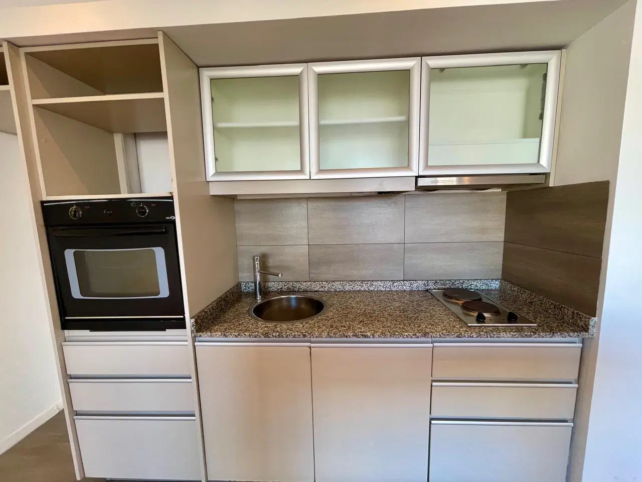 Venta de Excelente 2 AMBIENTES Frente Balcón aterrazado con Amenities 2