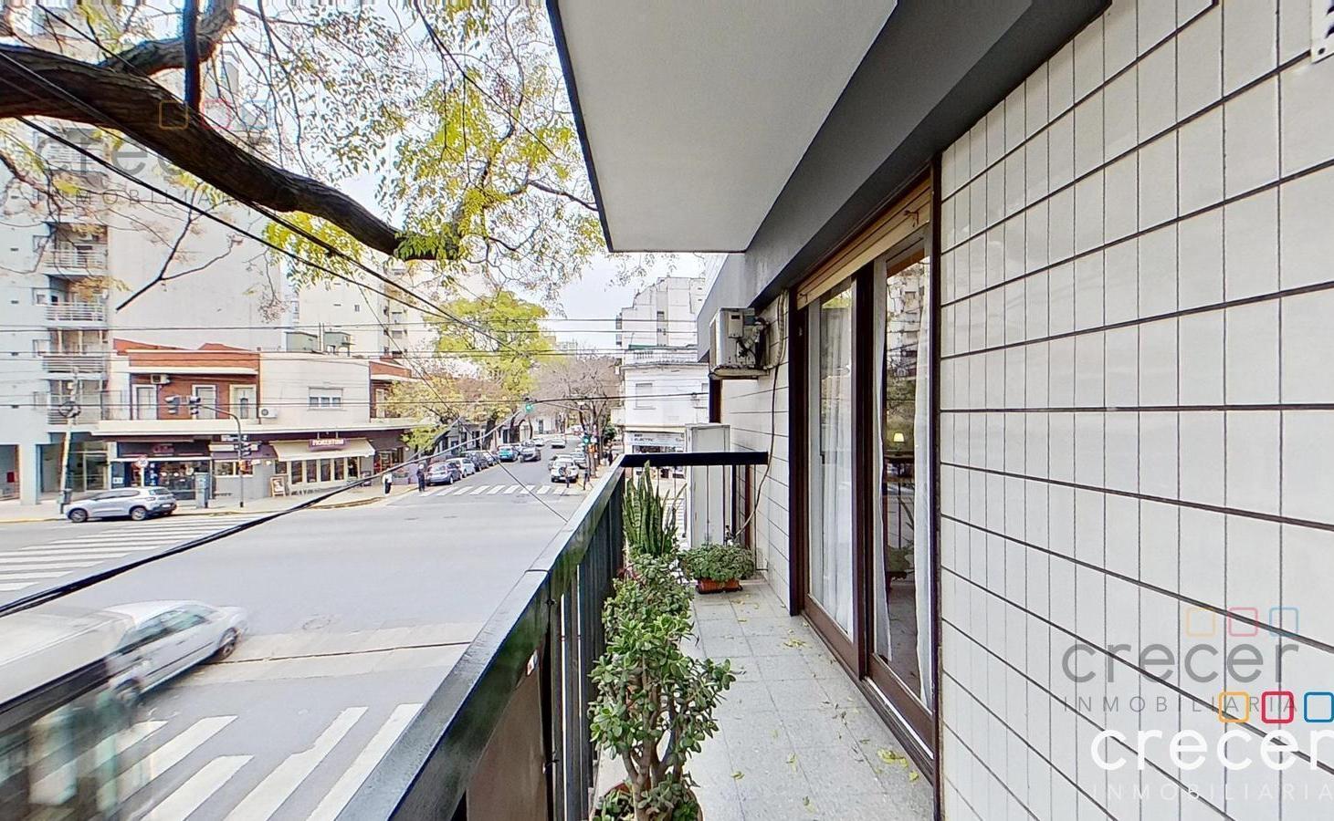 Departamento venta 4 ambientes con escritorio patio balcon y cochera fija Colegiales