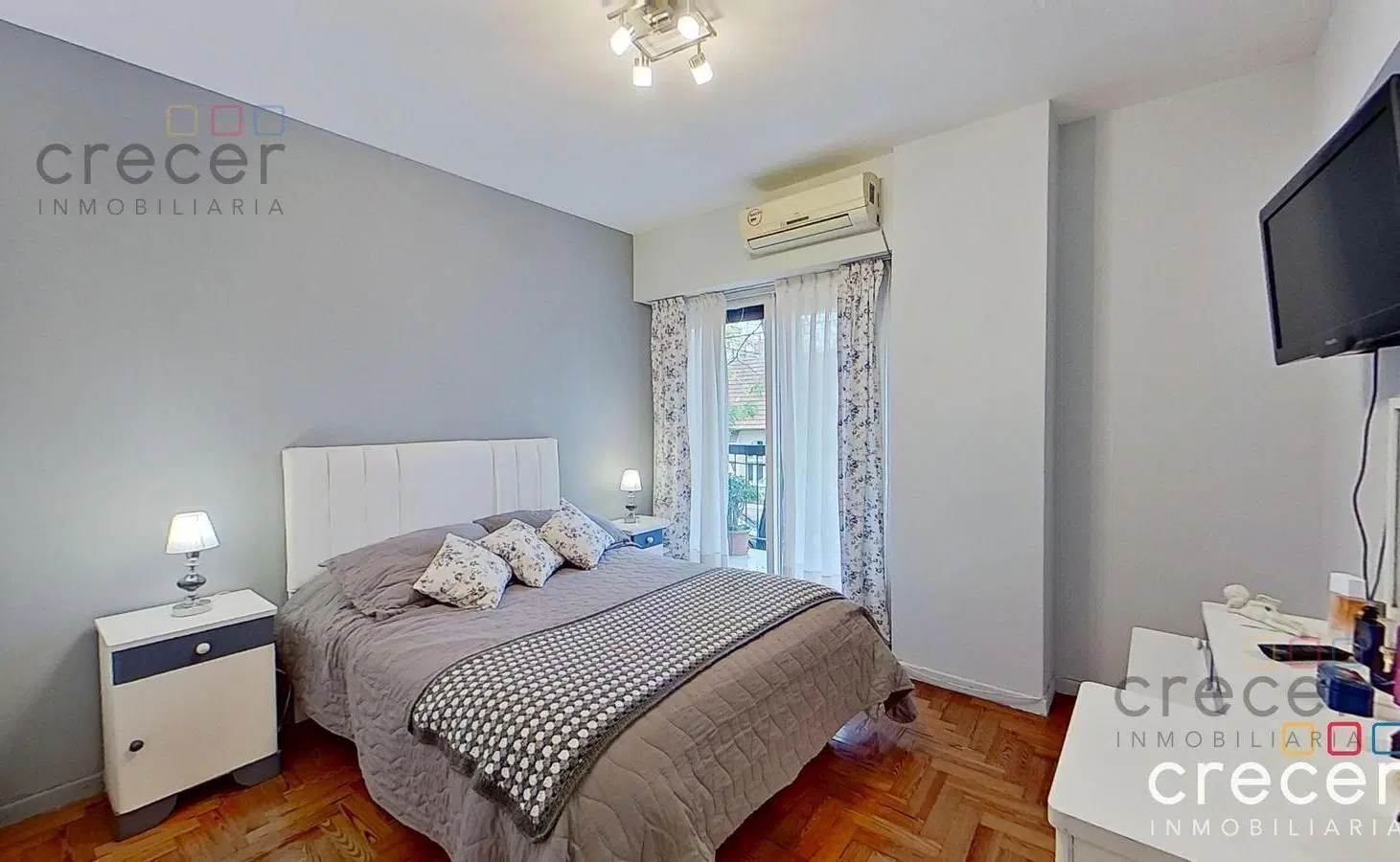 Departamento venta 4 ambientes con escritorio patio balcon y cochera fija Colegiales 4