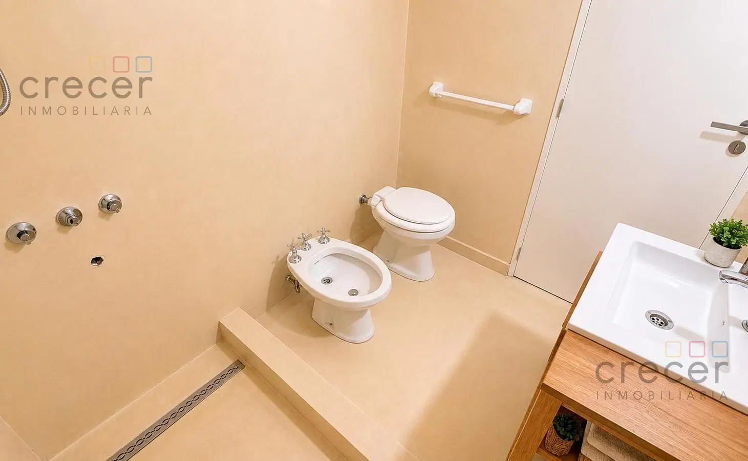 Venta departamento 4 ambientes con dependencia cochera y baulera Recoleta Apto crèdito 5