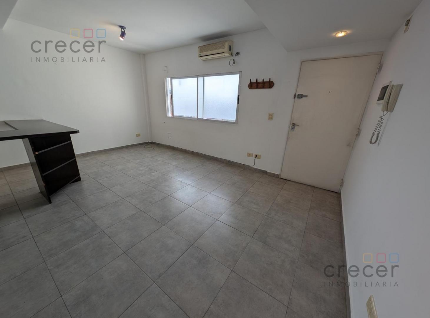 Foto de Alquiler monoambiente amplio de 45mts2 Super luminoso con balcon, imagen 3