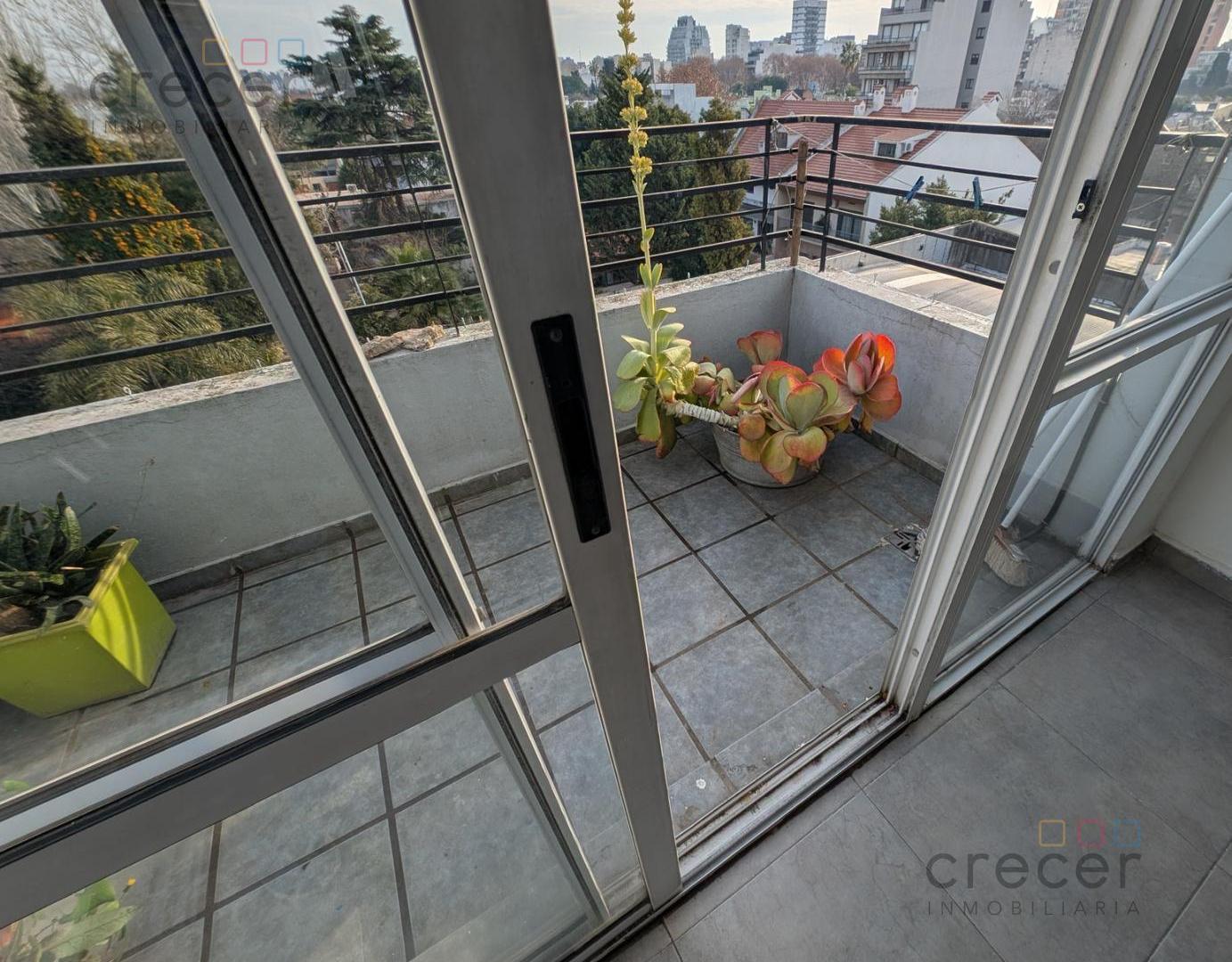 Foto de Alquiler monoambiente amplio de 45mts2 Super luminoso con balcon, imagen 4