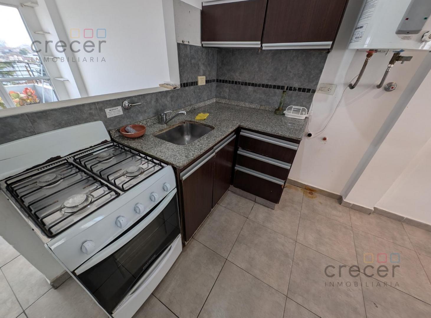 Foto de Alquiler monoambiente amplio de 45mts2 Super luminoso con balcon, imagen 2