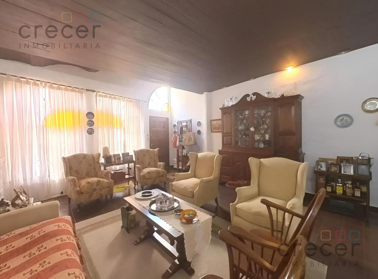 Foto de Casa en venta triplex 6 ambientes parrilla jardin y doble cochera Villa, imagen 5