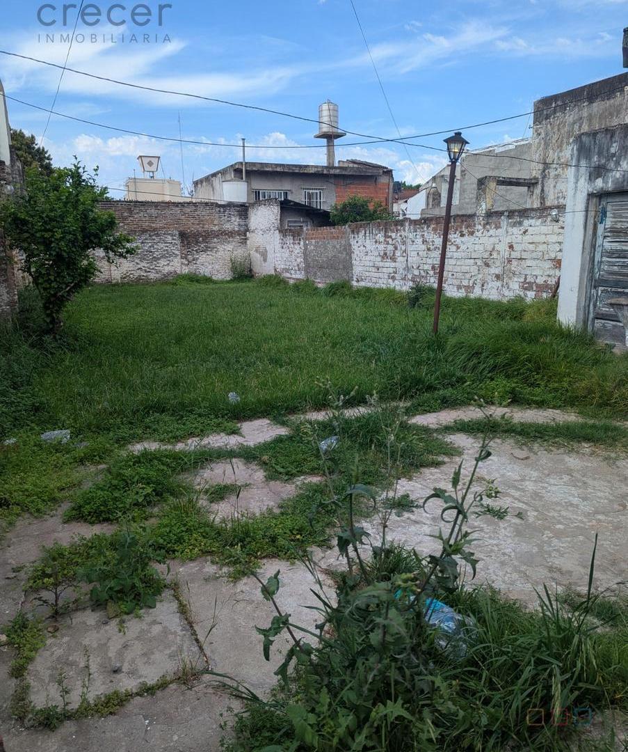 Foto de Casa a refaccionar de tres ambientes sobre lote 8,66 x 46 con local al, imagen 5