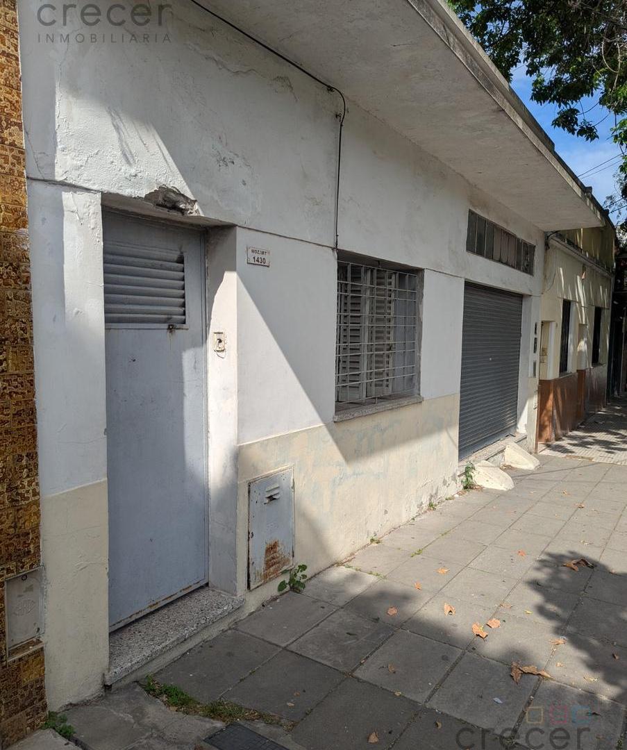 Foto de Casa a refaccionar de tres ambientes sobre lote 8,66 x 46 con local al, imagen 2