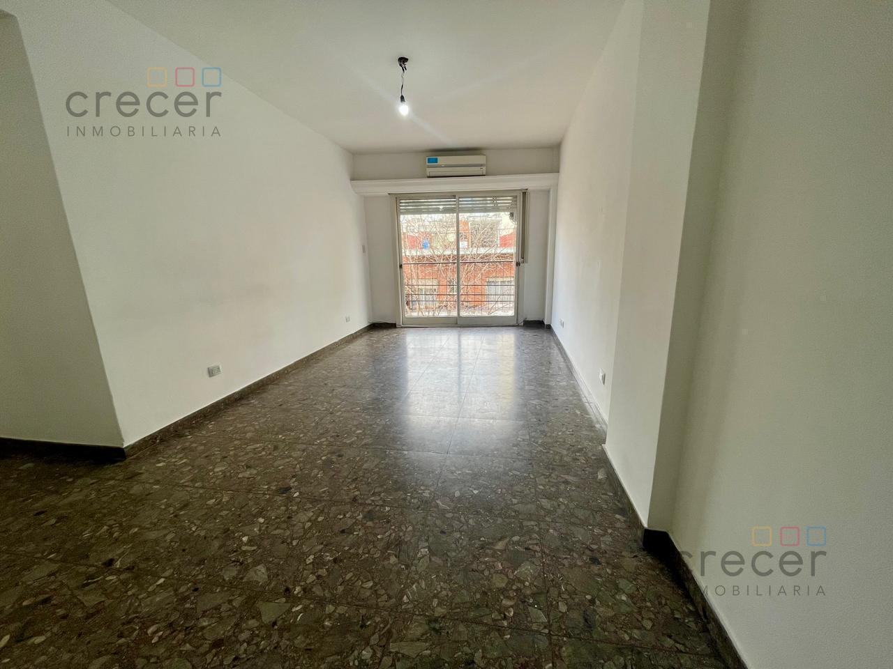 Foto de Venta 3 AMBIENTES AL FRENTE CON BALCÓN. Apto Profesional, imagen 4