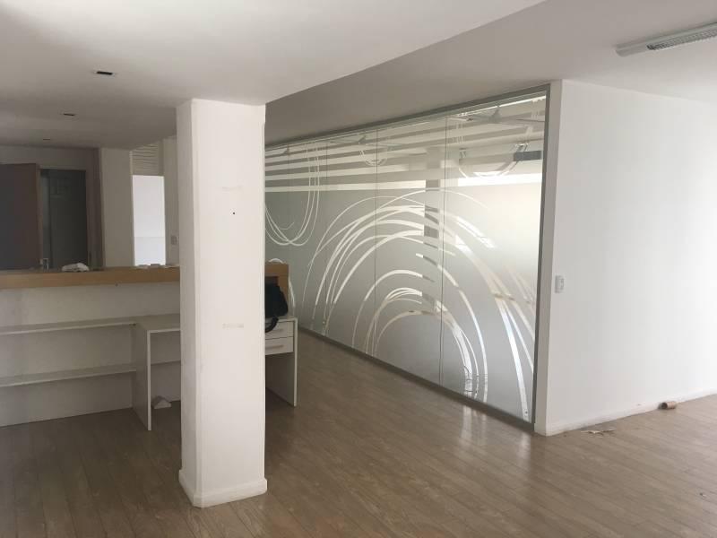 VER VIDEO!!! OFICINA EN VENTA DE 250 METROS! DOS COCHERAS FIJAS-CUBIERTAS INMEJORABLE ACCESO Y UBIC