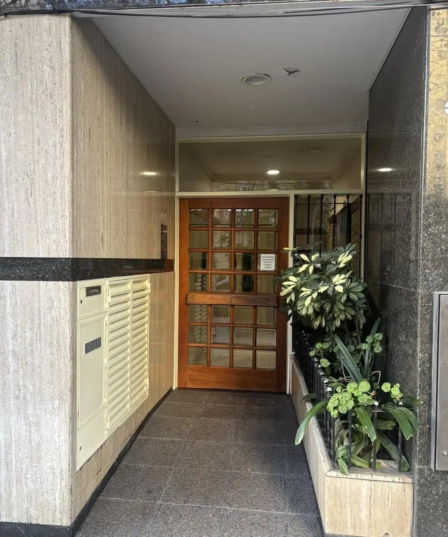 VER VIDEO!!! PISO ALTO. BALCÓN CORRIDO, MUY LUMINOSO. COCINA OFFICE INDEP. LAV. INMEJORABLE ACC-UBIC 3