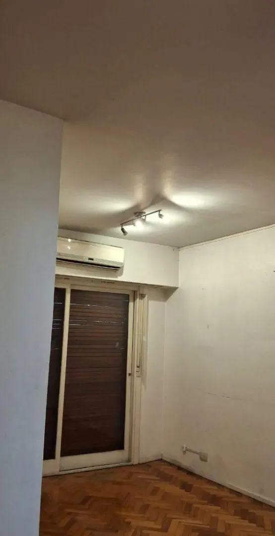 Departamento de dos amplios ambientes en alquiler o venta en Recoleta 5