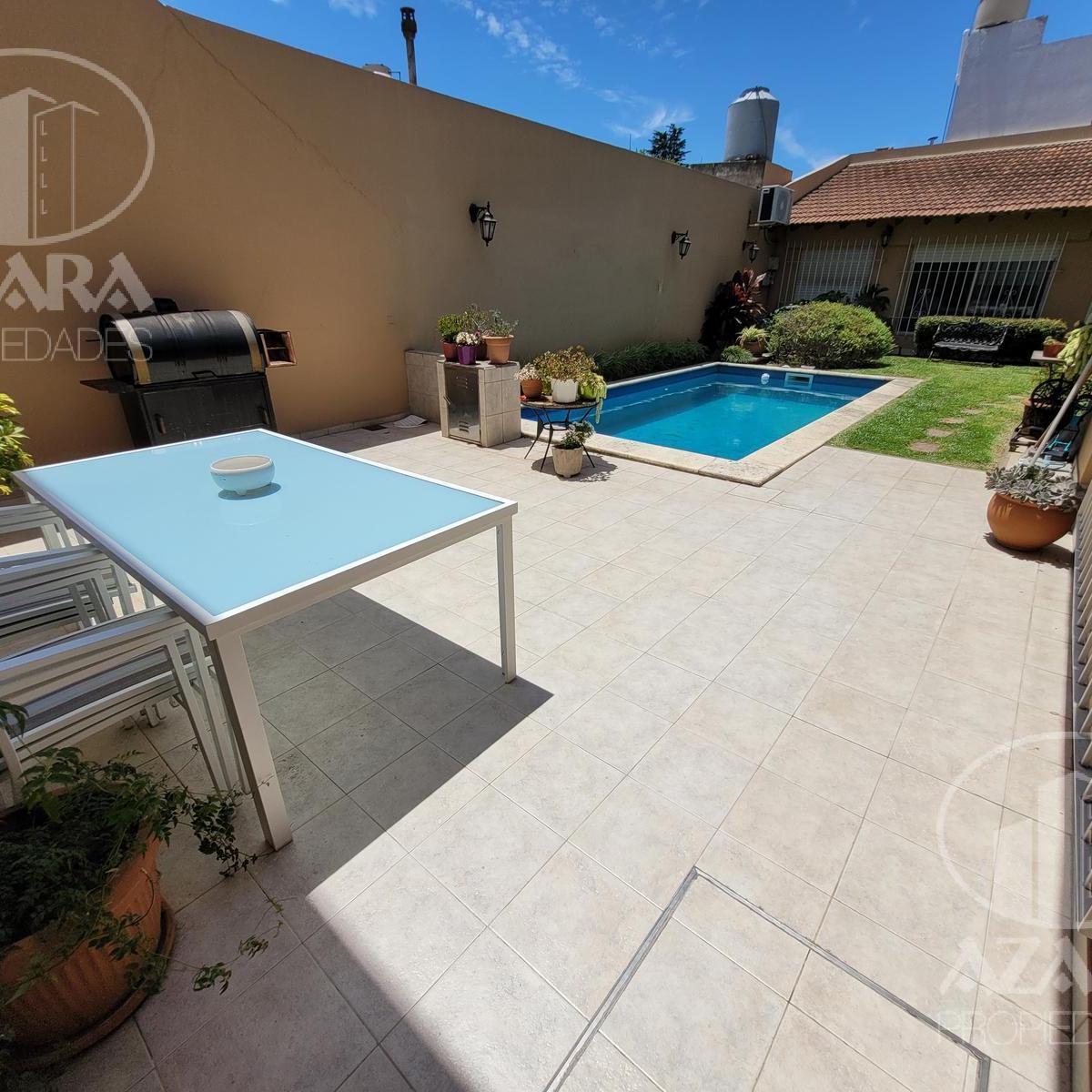 Excelente Casa de 6 Ambientes con Jardín y Pileta en Villa Martelli 3