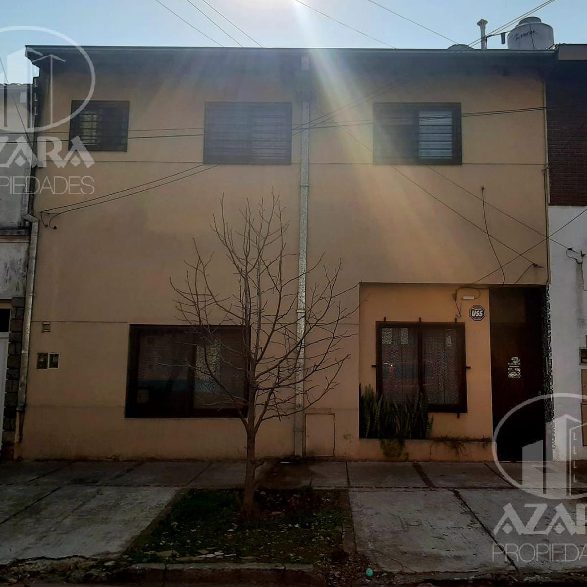 Casa con Muy Buenos Ambietnes en Dos Plantas 9 Ambientes en Florida en Venta 2