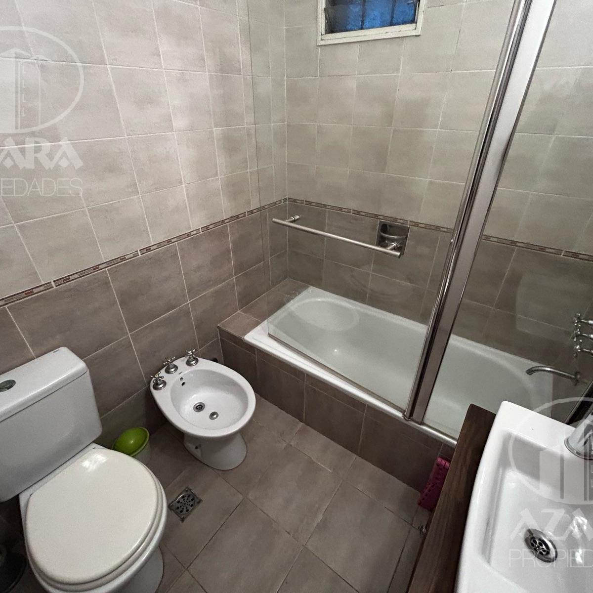 Impecable Casa de 6 Ambientes con Jardín en Florida 1