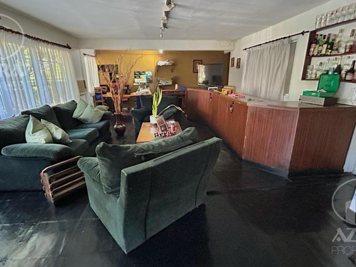 Local con Vivienda Sobre Dos Lotes en Venta en Florida 3