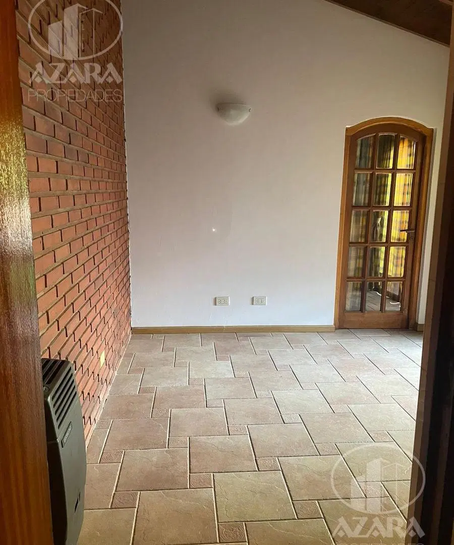 ¡Excelente PH de 2 ambientes en PB al fondo con entrada independiente y gran jardín propio! 2