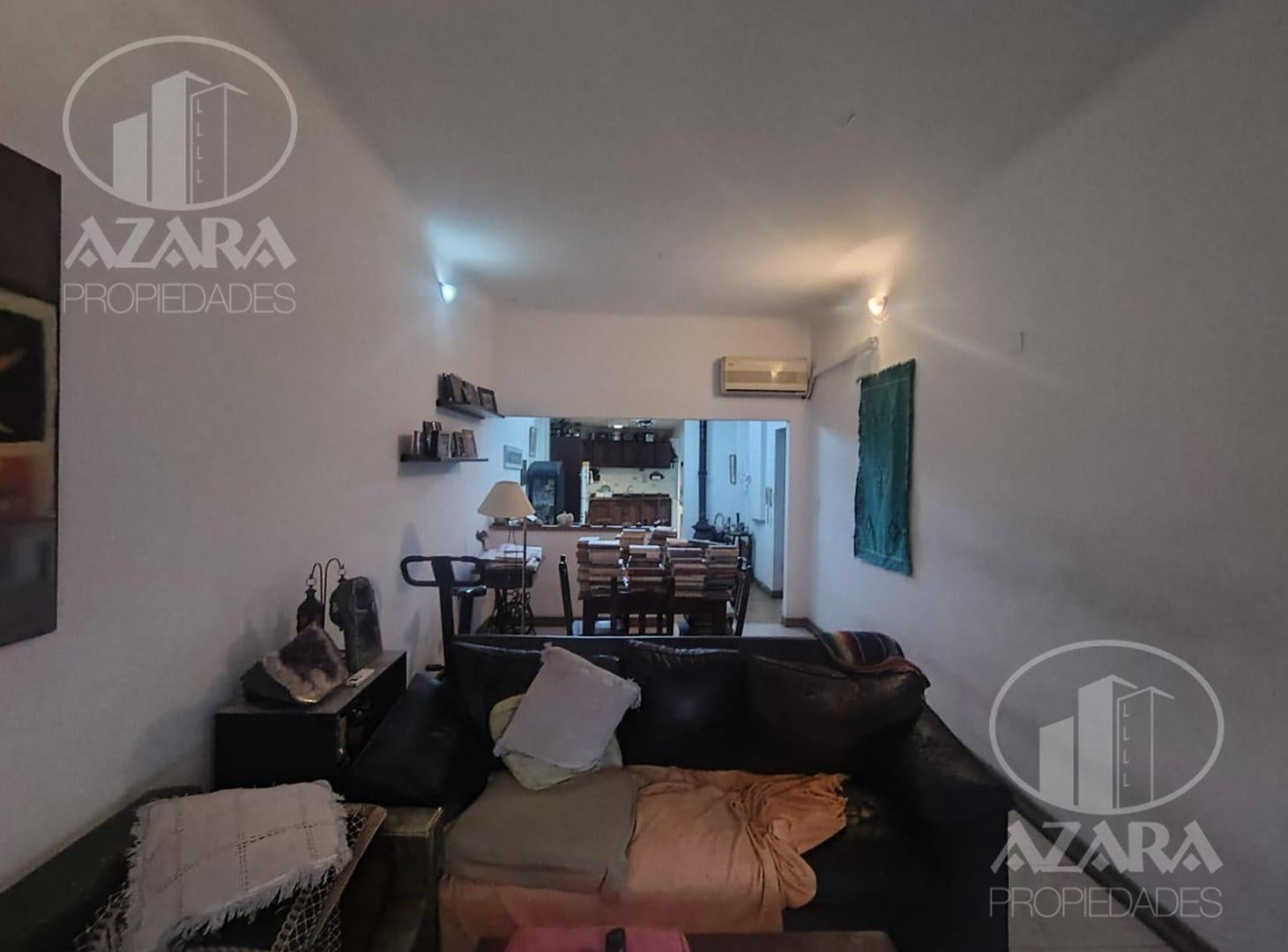 Casa 4 ambientes sobre lote de 10 x 30 con psiscina en Venta