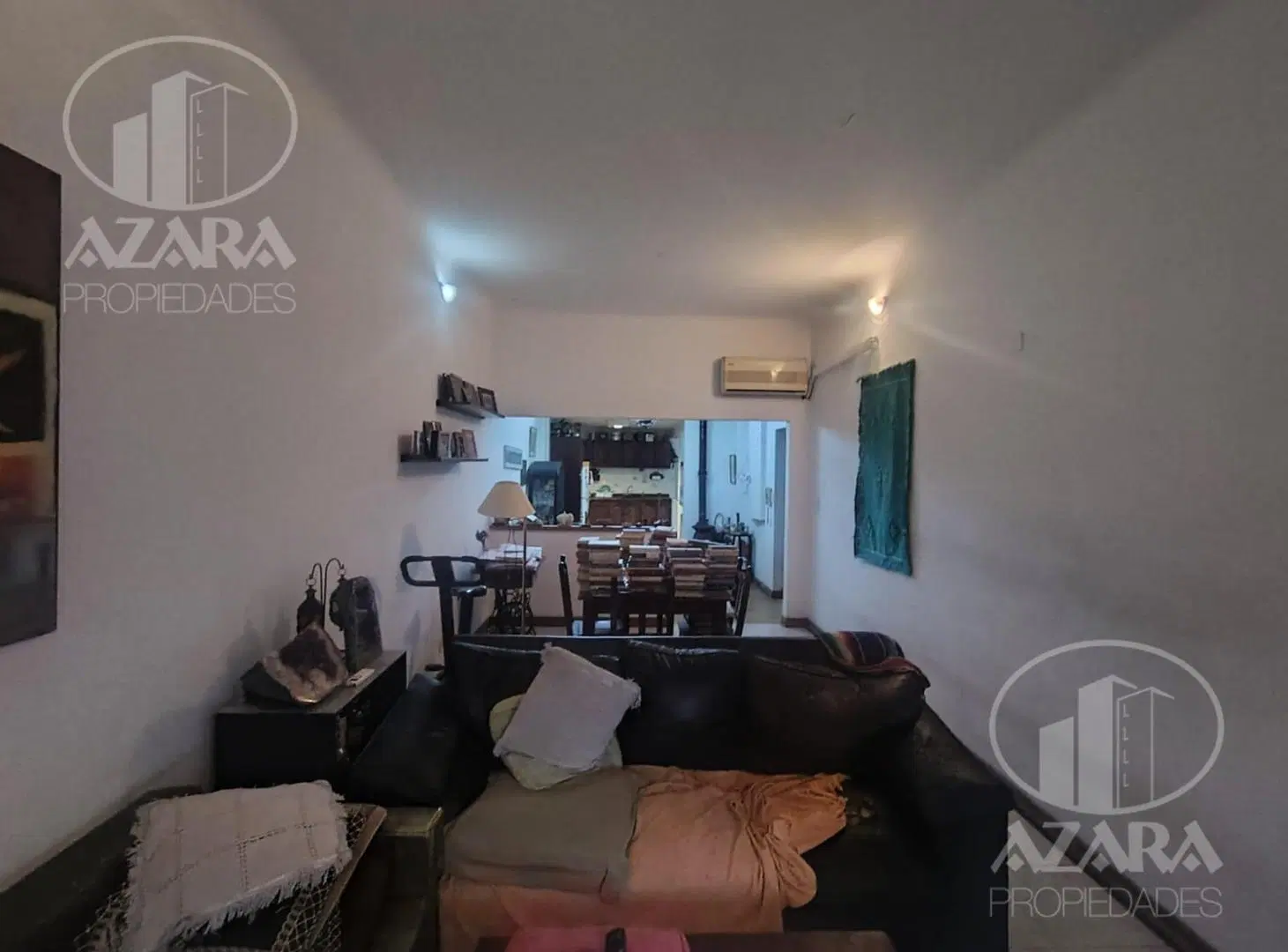Casa 4 ambientes sobre lote de 10 x 30 con psiscina en Venta 1