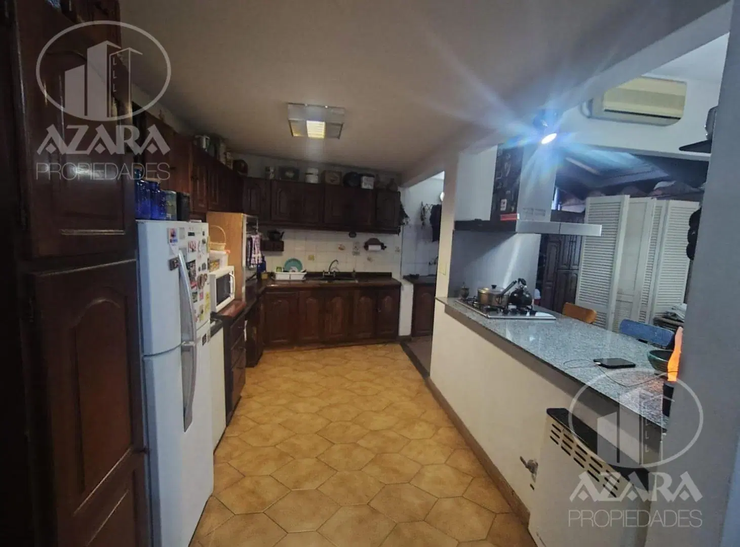 Casa 4 ambientes sobre lote de 10 x 30 con psiscina en Venta 2