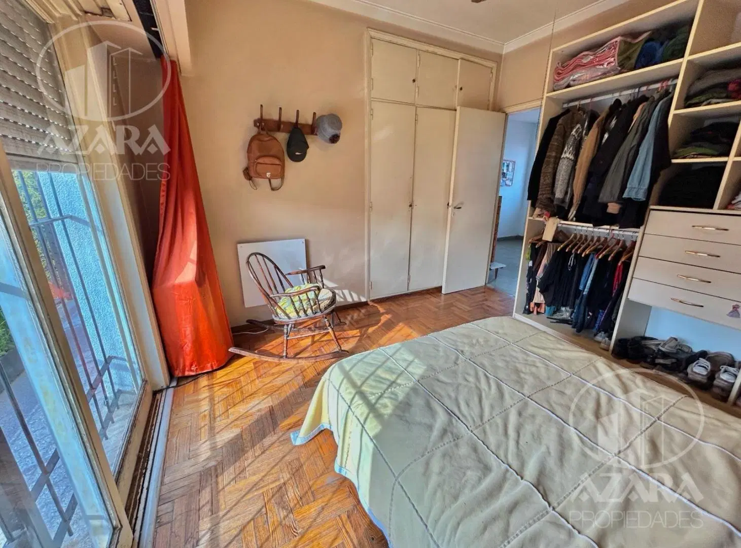 Casa en Olivos con local y garage 8