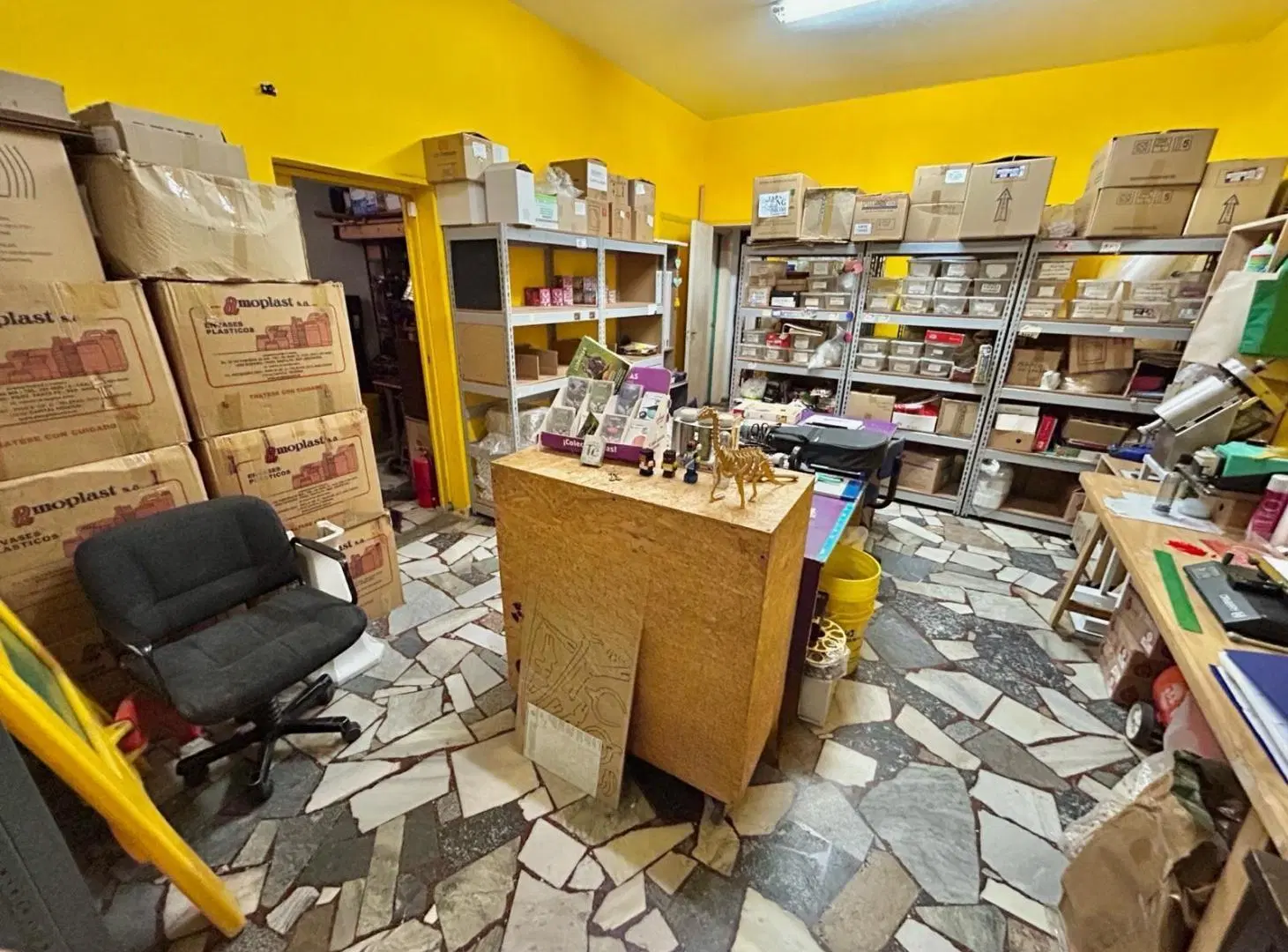 Casa en Olivos con local y garage 5