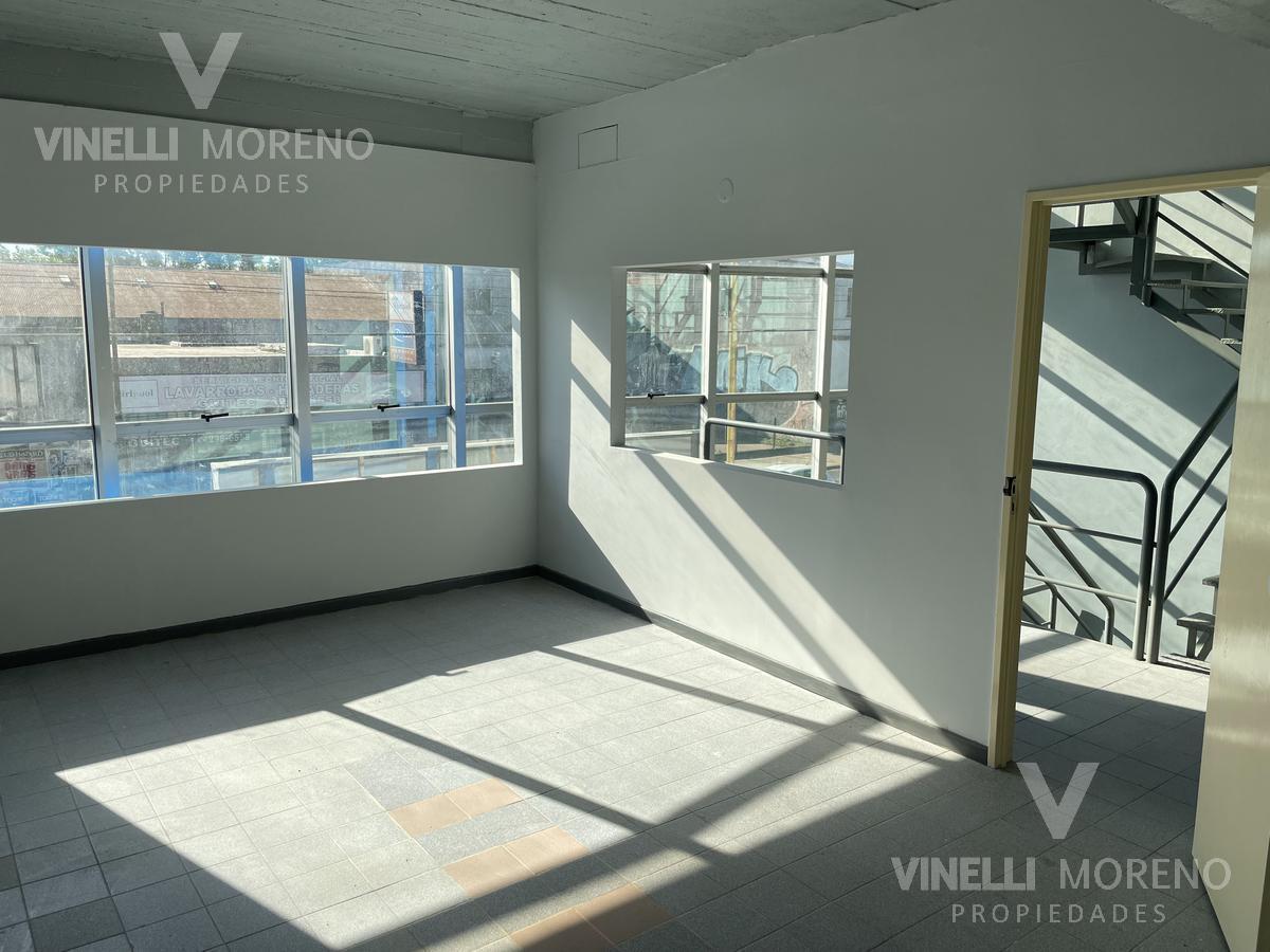 Excelente Edificio de Oficinas a La Venta Retasado 1