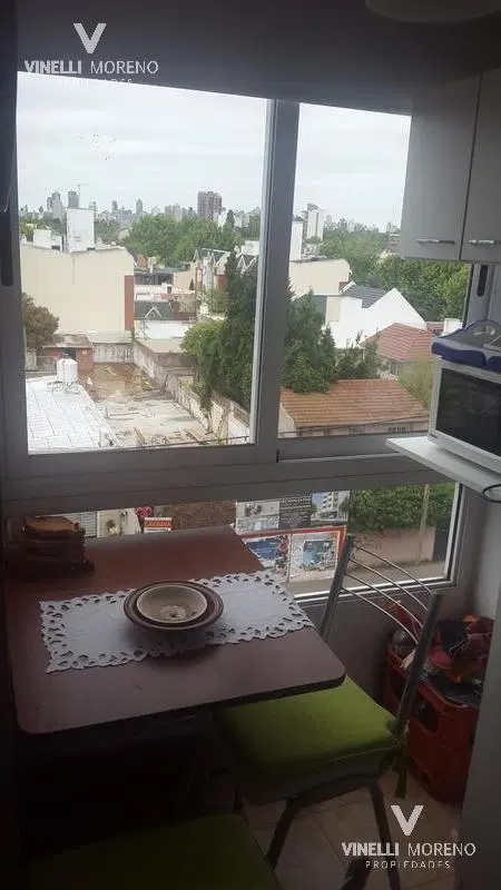 2 amb al frente con balcón! Impecable! 5