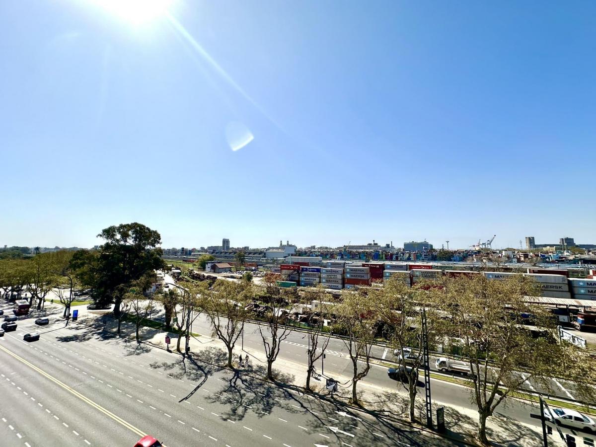Montevideo y Av del Libertador | Amplio 6 Ambientes de Categoría Cochera Seg 24h 1