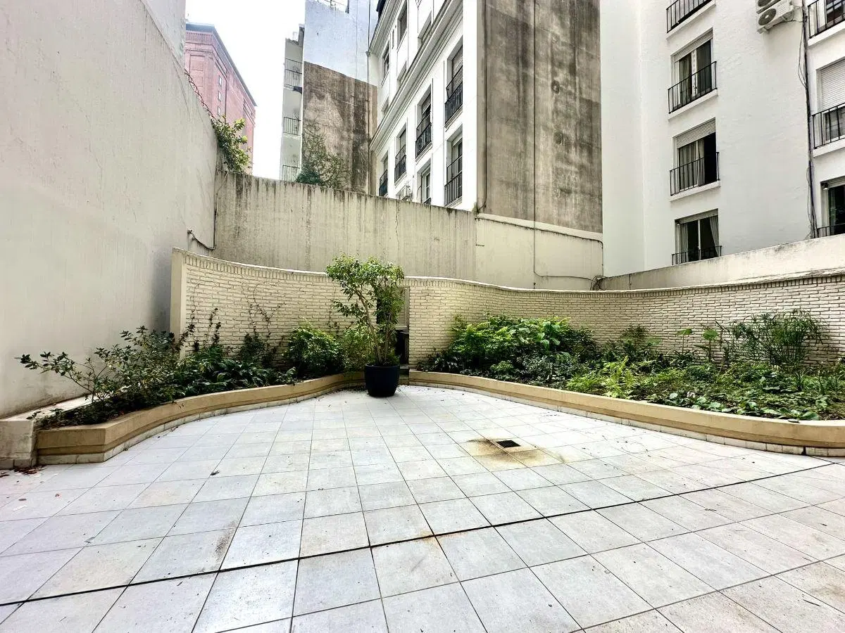 Av Alvear y Libertad - Plaza Pellegrini | Semipiso en PB 4 Ambs Jardín de 100 m2 Depcia Coch Seg 24h 2