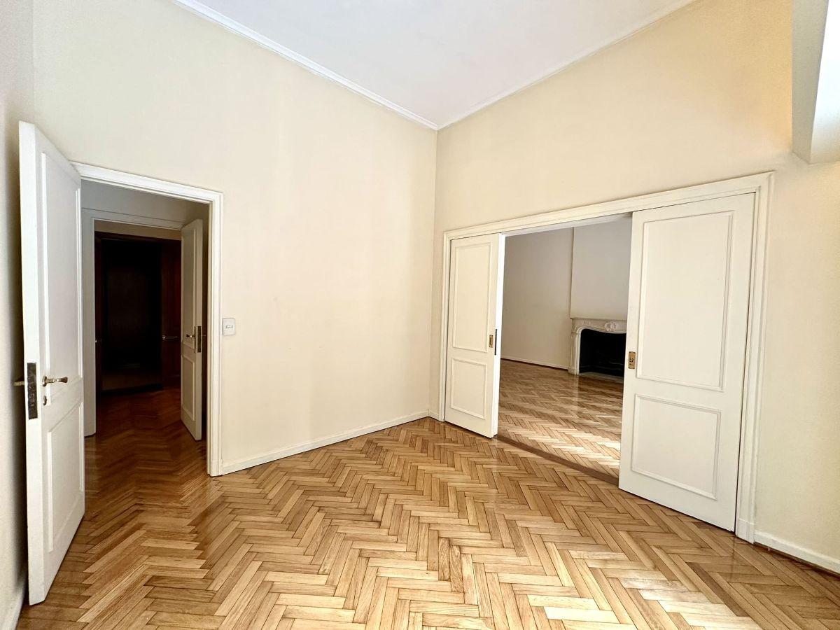 Foto de Av Alvear y Libertad - Plaza Pellegrini | Semipiso en PB 4 Ambs Jardín, imagen 4