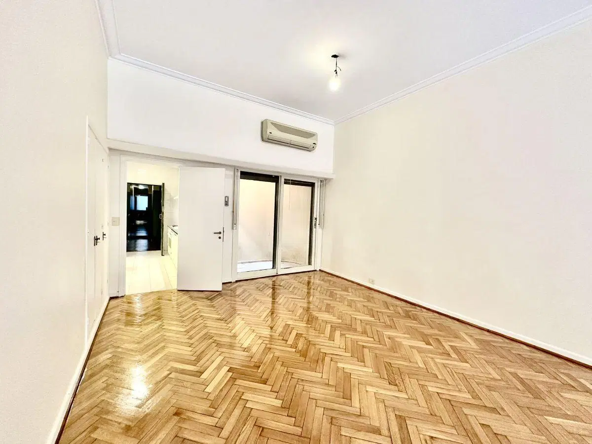 Av Alvear y Libertad - Plaza Pellegrini | Semipiso en PB 4 Ambs Jardín de 100 m2 Depcia Coch Seg 24h 5
