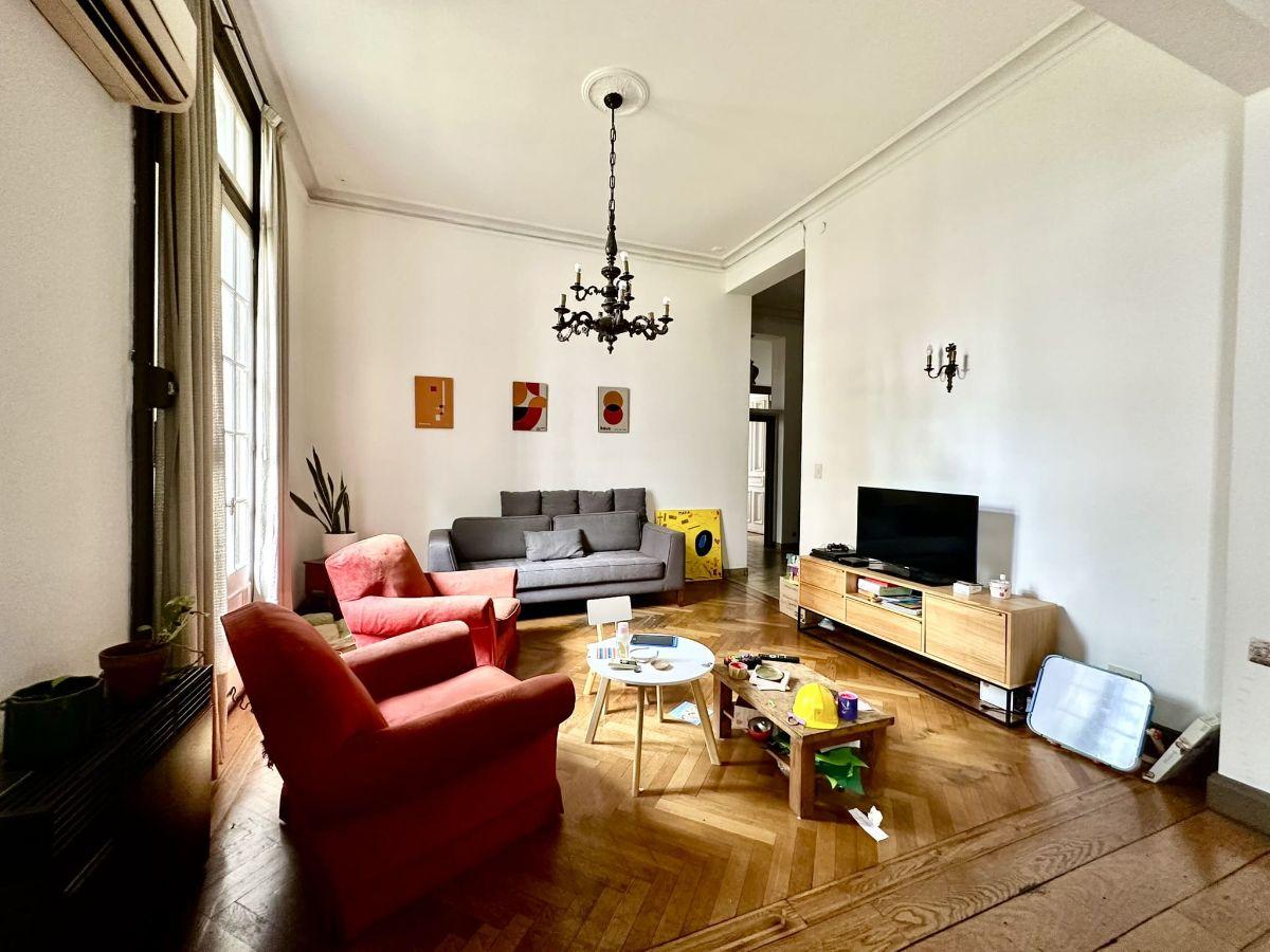 Foto de Chacabuco y Av Belgrano | Venta Depto Francés 5 Ambientes Detalles, imagen 1