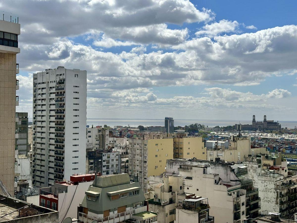 Foto de Venta Posadas y Cerrito | Edificio Sudamérica 3 ó 4 Ambientes Muy Alto, imagen 3