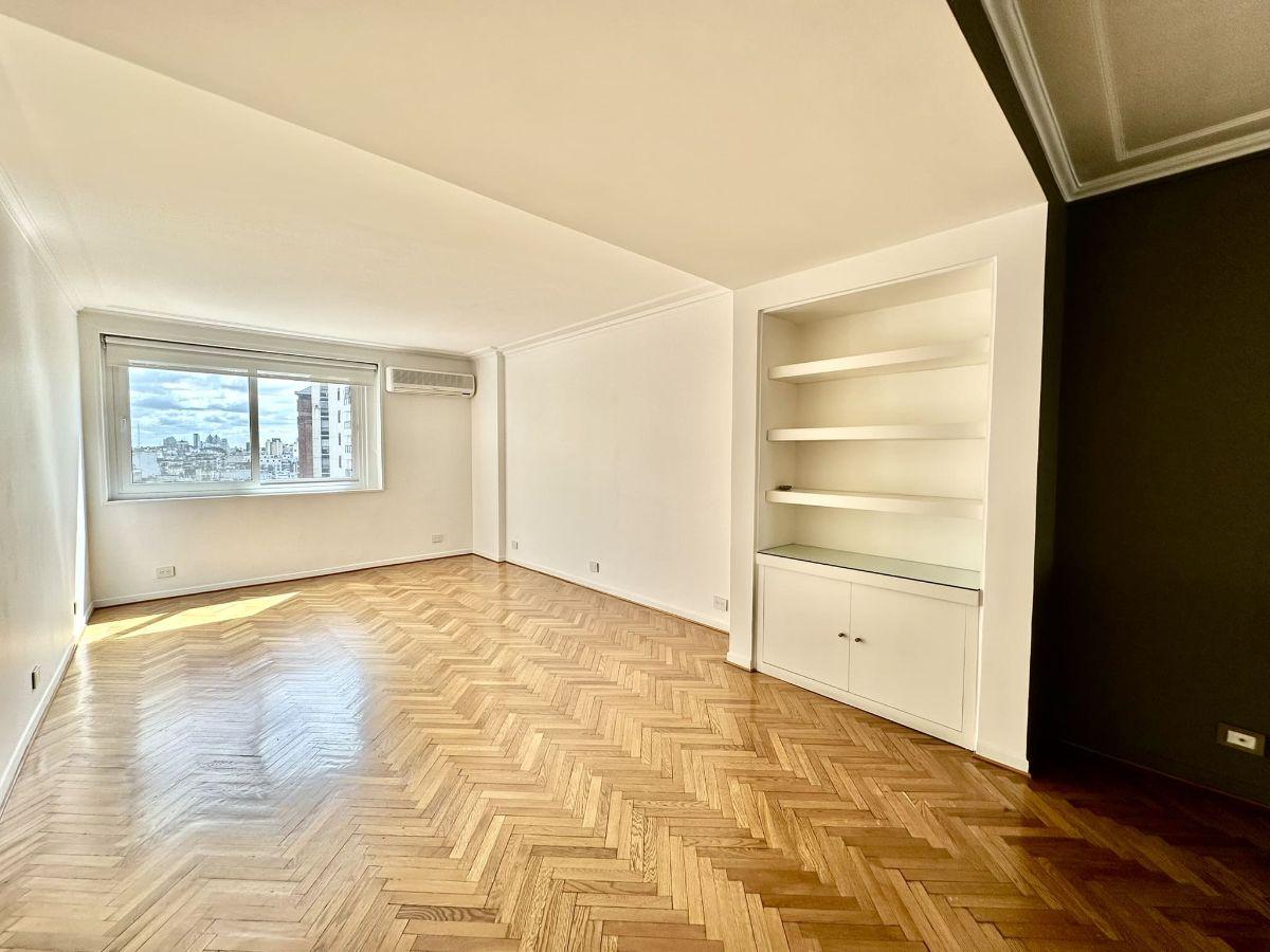Foto de Posadas y Cerrito | Venta Edificio Sudamérica 3 Ó 4 Ambientes Muy Alto, imagen 2