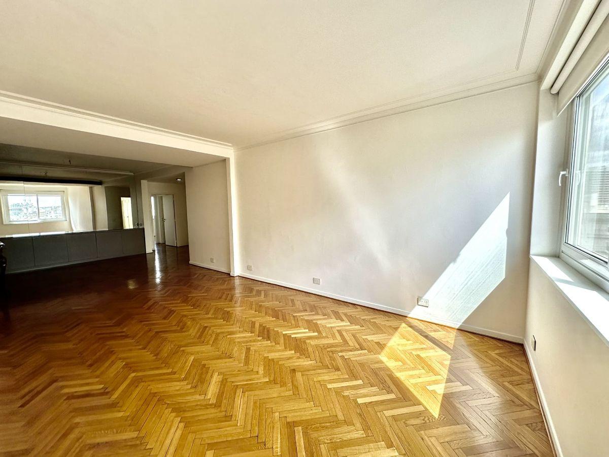 Foto de Posadas y Cerrito | Venta Edificio Sudamérica 3 Ó 4 Ambientes Muy Alto, imagen 4