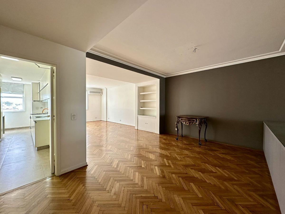 Foto de Posadas y Cerrito | Venta Edificio Sudamérica 3 Ó 4 Ambientes Muy Alto, imagen 3
