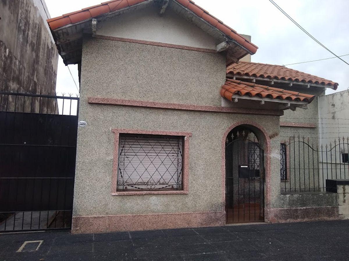 CARAPACHAY VENTA CASA 5AMB MULTIFAMILIAR A RECICLAR