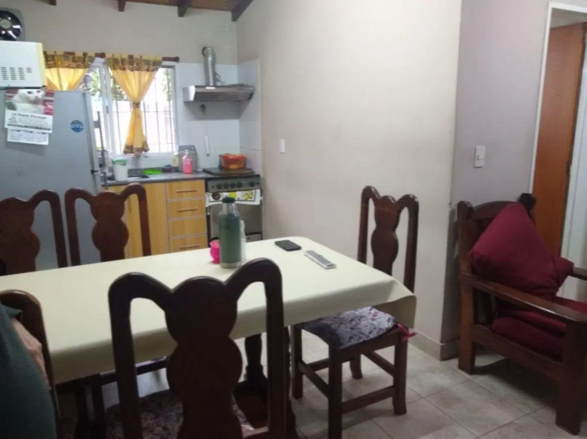 CARAPACHAY VENTA CASA 5AMB MULTIFAMILIAR A RECICLAR 2